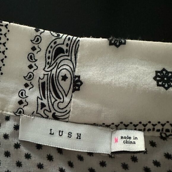 Lush black and white open front, midi duster. - Picture 2 of 5